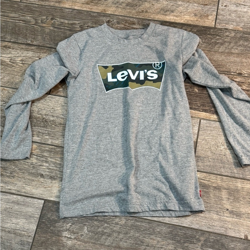 Shirt​​ - Picture 2 of 4